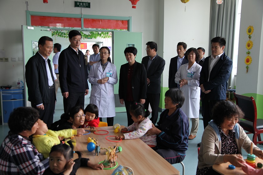 市领导助残日到康复中心走访慰问 市领导助残日到康复中心走访慰问
