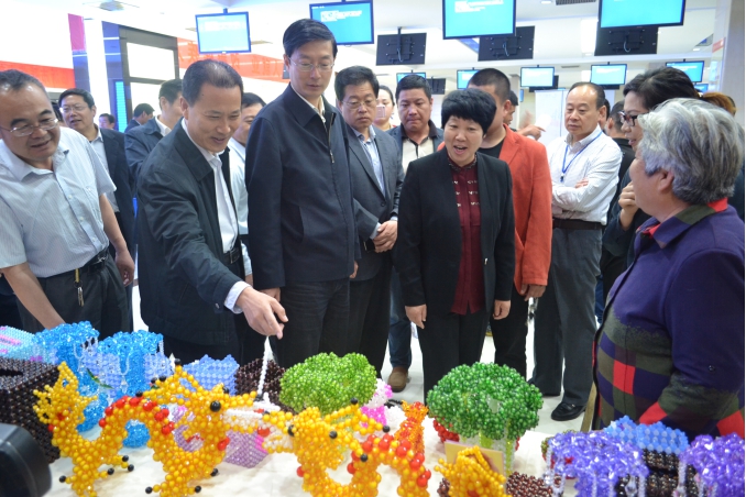 市领导助残日走访慰问残疾人 市领导助残日走访慰问残疾人